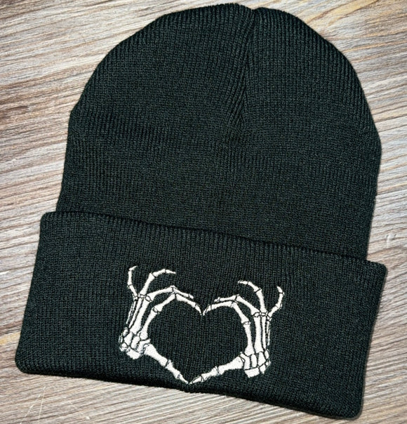 Skellie heart beanie